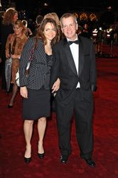 Frank Skinner mit Begleitung