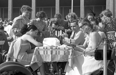 Michi Tanaka, Viktor de Kowa