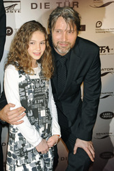 Valeria Eisenbart, Mads Mikkelsen