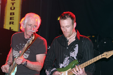 Leo Lyons, Joe Gooch