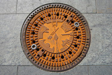 Gulli-Deckel vor dem Kanzleramt