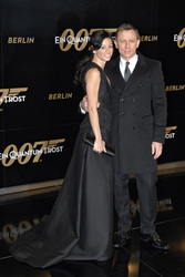 Satsuki Mitchell, Daniel Craig