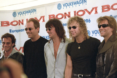 Tico Torres, Hugh McDonald, Richie Sambora, David Bryan, Jon Bon Jovi