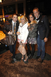 Annemarie Eilfeld mit Freunden