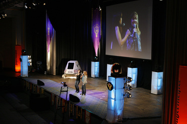 Leah Cairns, Nicki Clyne