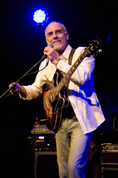Larry Carlton