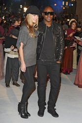 Taio Cruz mit Begleitung