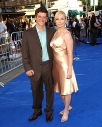 Josh Feinman, Elle Travis