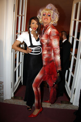 Lorenzo / Lory Glory, Olivia Jones