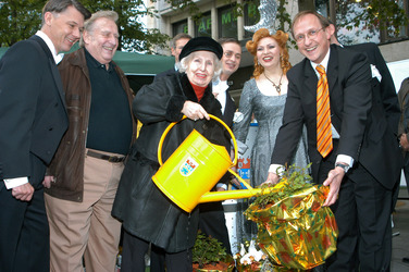 Klaus Sonnenschein, Edith Hancke, Klaus-Dieter Gröhler, 'Comedian Harmonists treffen Frau Luna'-Ensemble