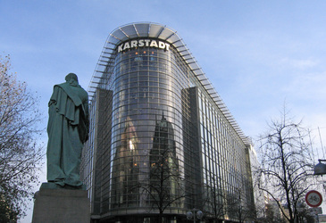 Schiller Denkmal vor Karstadt