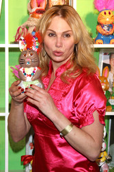 Christine Zierl / Dolly Dollar