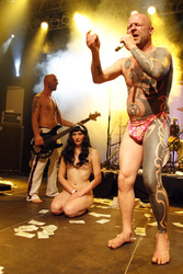 Tim Buktu, Assistentin von Keyboarder Alf, Stumpen