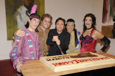 Michael Bully Herbig mit dem 'Der Schuh des Manitu'-Cast