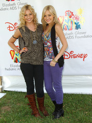 Alyson Michalka, Amanda Michalka