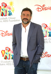 Jeffrey Dean Morgan