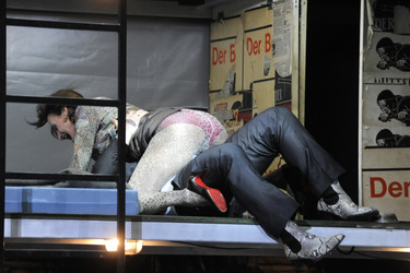 Anne Lebinsky, Roman Kanonik