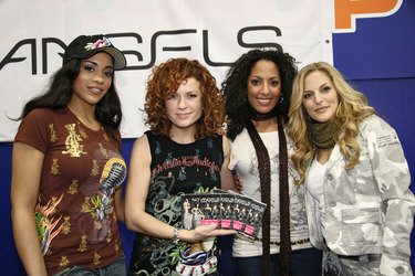 Nadja Benaissa, Lucy Diakowska, Jessica Wahls, Sandy Mölling (No Angels)