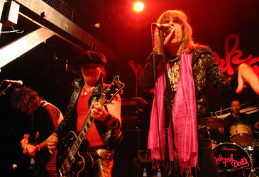 Sami Yaffa, Sylvain Sylvain, David Johansen, Brian Delaney