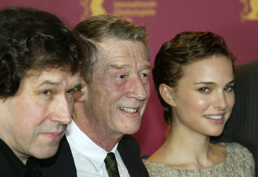 Stephen Rea, John Hurt, Natalie Portman