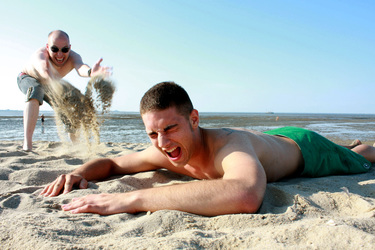 Sand werfen