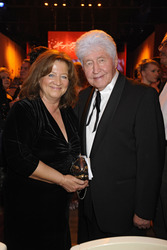 Gotthilf Fischer mit Begleitung