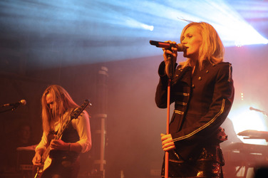 Uwe Hassbecker, Anna Loos (Silly)