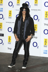Slash (Guns N' Roses, Slash's Snakepit, Slash's Blues Ball, Velvet Revolver, Hollywood Rose)