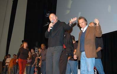 Vaughn Armstrong und Casey Biggs mit Galileo 7-Team und Galileo 7-Stargästen