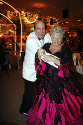 Dan Lahav, Reni Laur