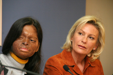 Hasina Akter, Sabine Christiansen