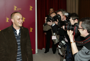 Jürgen Vogel mit Fotografen