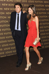 Bryan Ferry (Roxy Music) mit Begleitung