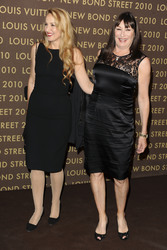 Jerry Hall, Angelica Huston