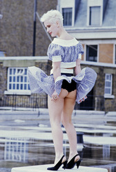 Modepräsentation mit Paula Yates in London