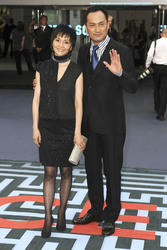 Ken Watanabe mit Begleitung