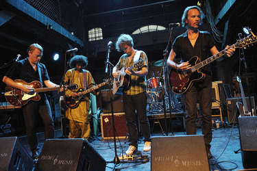 Dirtmusic und Tamikrest