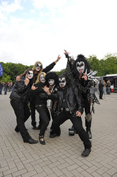 Kiss Fans