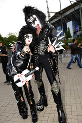 Kiss Fans