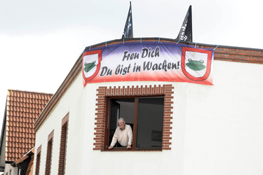 Einheimischer im Dorf Wacken