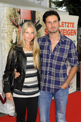 Simon Verhoeven mit Freundin Jule Grzeja