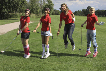 Selina Herrero, Gabriella De Almeida Rinne, Ronja Hilbig, Leonore Bartsch (Queensberry)