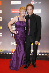 Andrea Ballschuh mit Ehemann Jem Atai