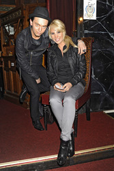 Annemarie Eilfeld mit Begleitung