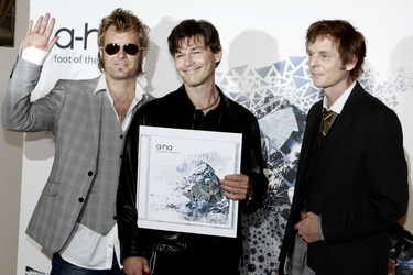 Magne Furuholmen, Morten Harket, Pal Waaktaar- Savoy (a-ha)