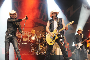 Alec 'Boss Burns' Völkel, Ansgar 'Frank Doe' Freyberg, Sascha 'Hoss Power' Vollmer, André 'Guss Brooks' Neumann (The BossHoss)