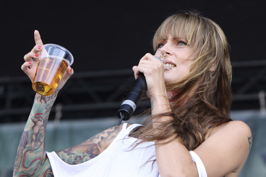 Jennifer Weist (Jennifer Rostock)