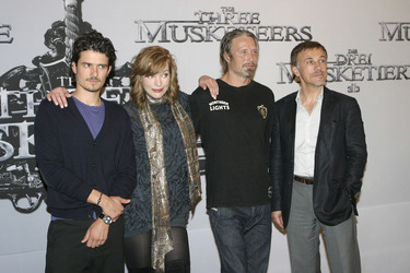 Orlando Bloom, Milla Jovovich, Mads Mikkelsen, Christoph Waltz
