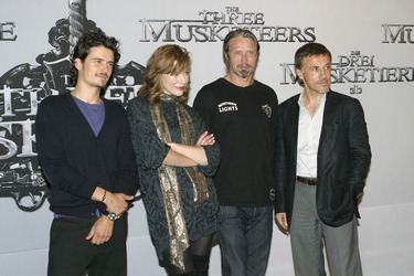Orlando Bloom, Milla Jovovich, Mads Mikkelsen, Christoph Waltz