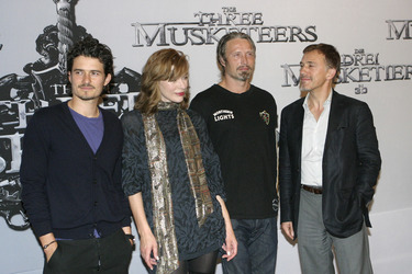 Orlando Bloom, Milla Jovovich, Mads Mikkelsen, Christoph Waltz